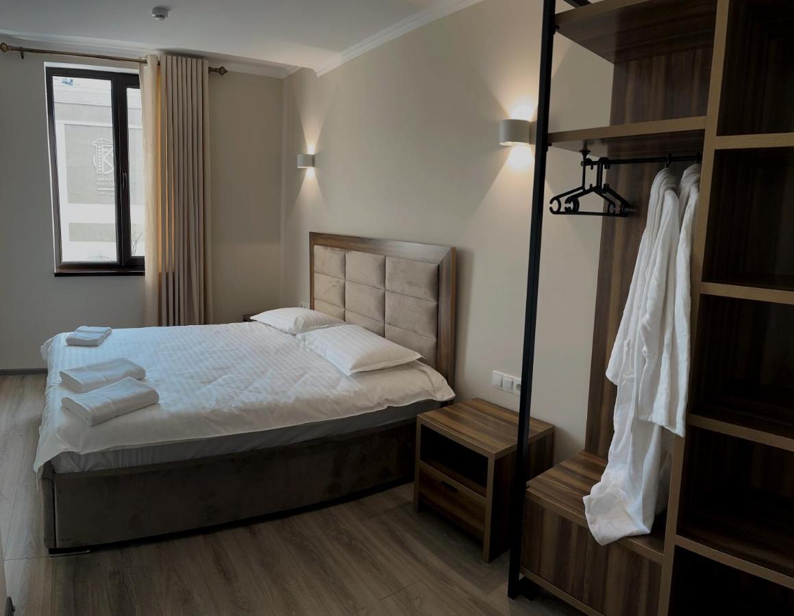 Hotel Nova Bishkek Bagian luar foto