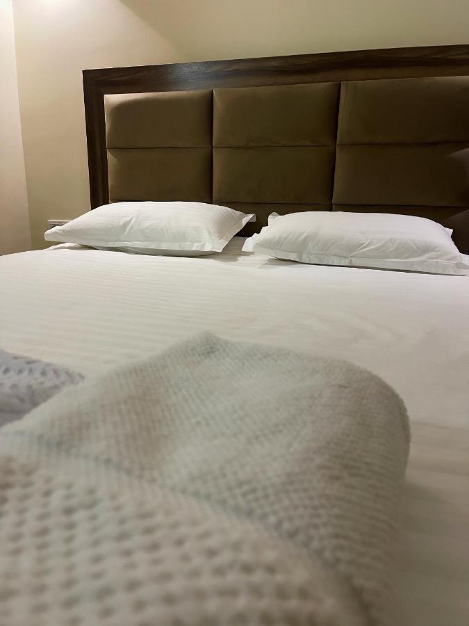 Hotel Nova Bishkek Bagian luar foto